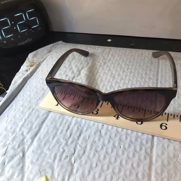 OSCAR DE LA RENTA SUNGLASSES - Picture 6 of 8